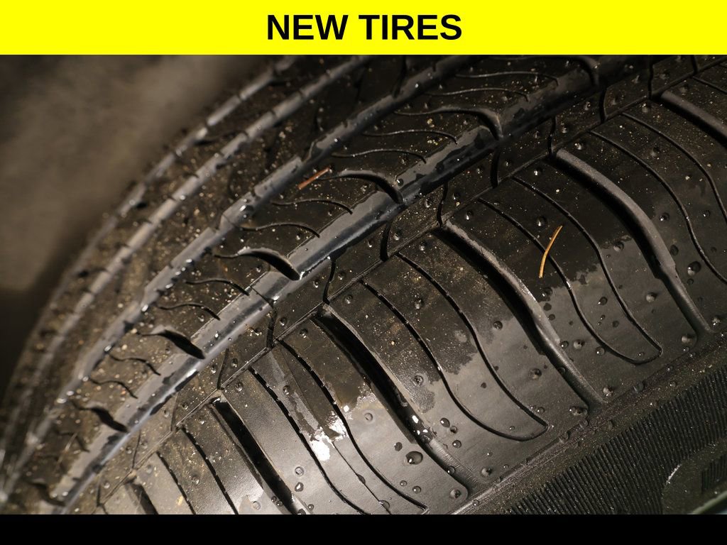 Used 2024 Chevrolet Equinox LS w/ LS Convenience Package image 5