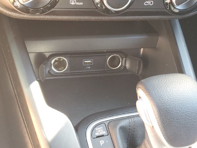 Used 2023 Kia Soul LX w/ LX Technology Package FWD image 28