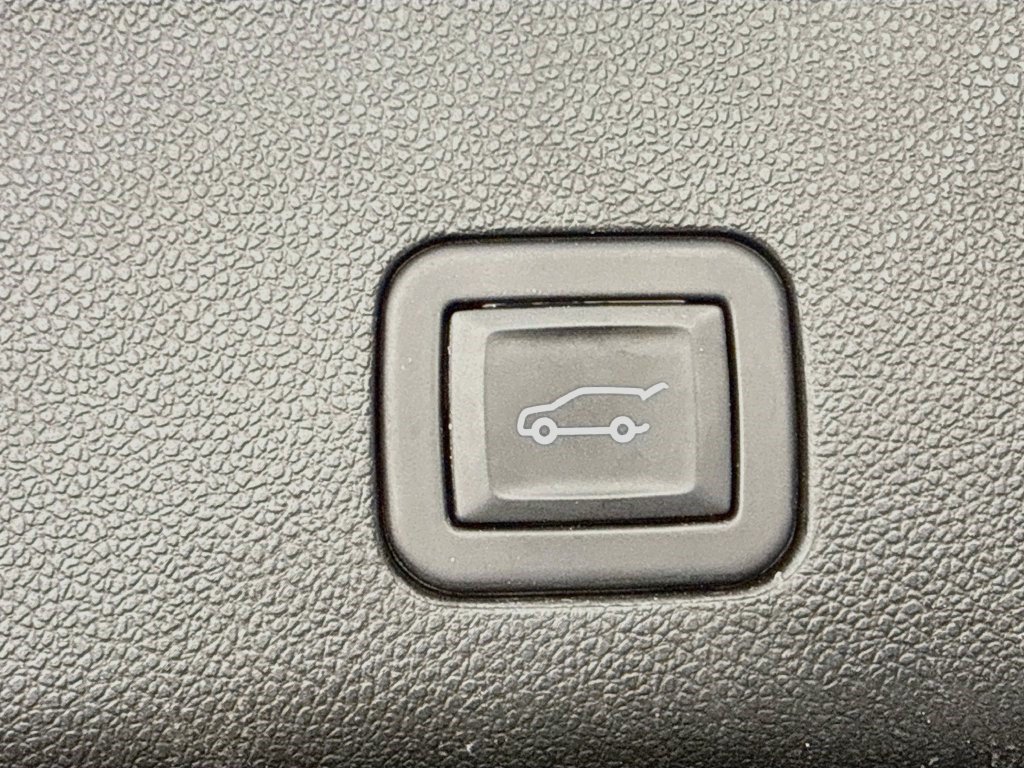 Used 2024 GMC Yukon SLT RWD image 43