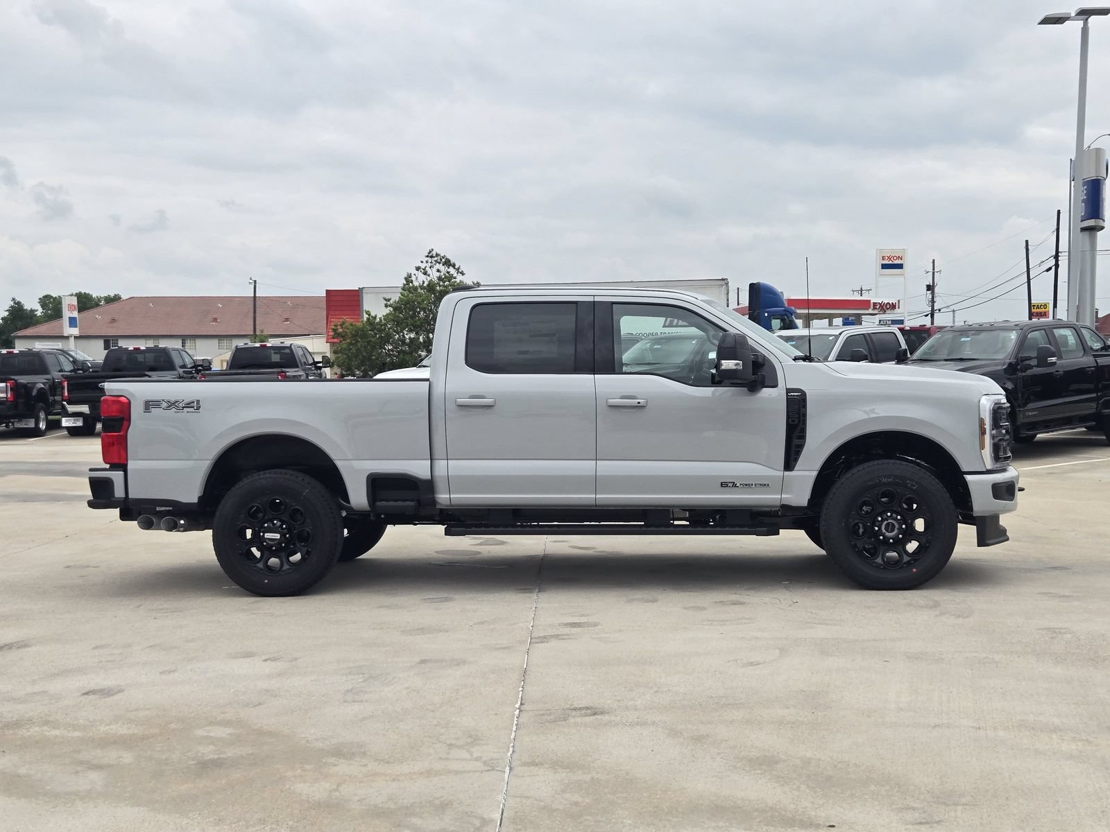 New 2026 Ford F250 Lariat w/ Black Appearance Package AWD/4WD image 7