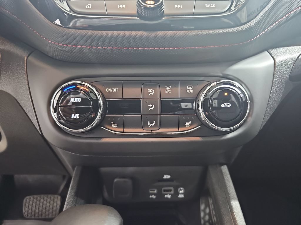 Certified 2023 Chevrolet TrailBlazer RS w/ Sun and Liftgate Package AWD/4WD image 28
