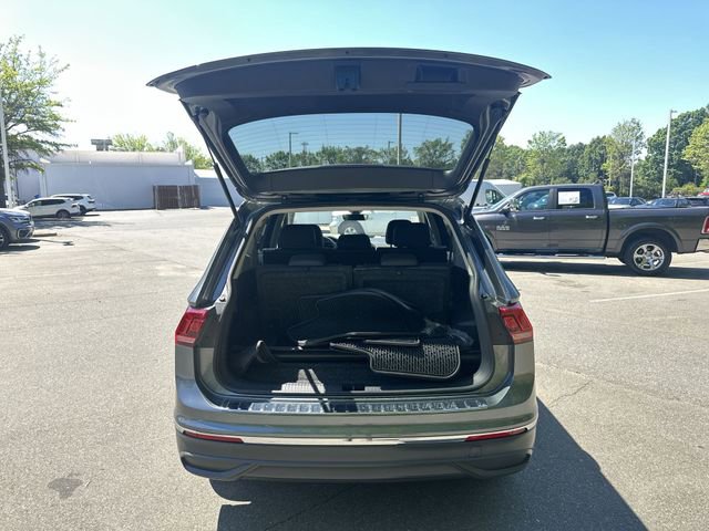 Certified 2023 Volkswagen Tiguan SE image 34