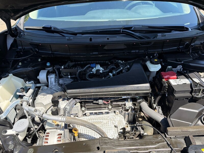 Used 2020 Nissan Rogue S FWD image 27