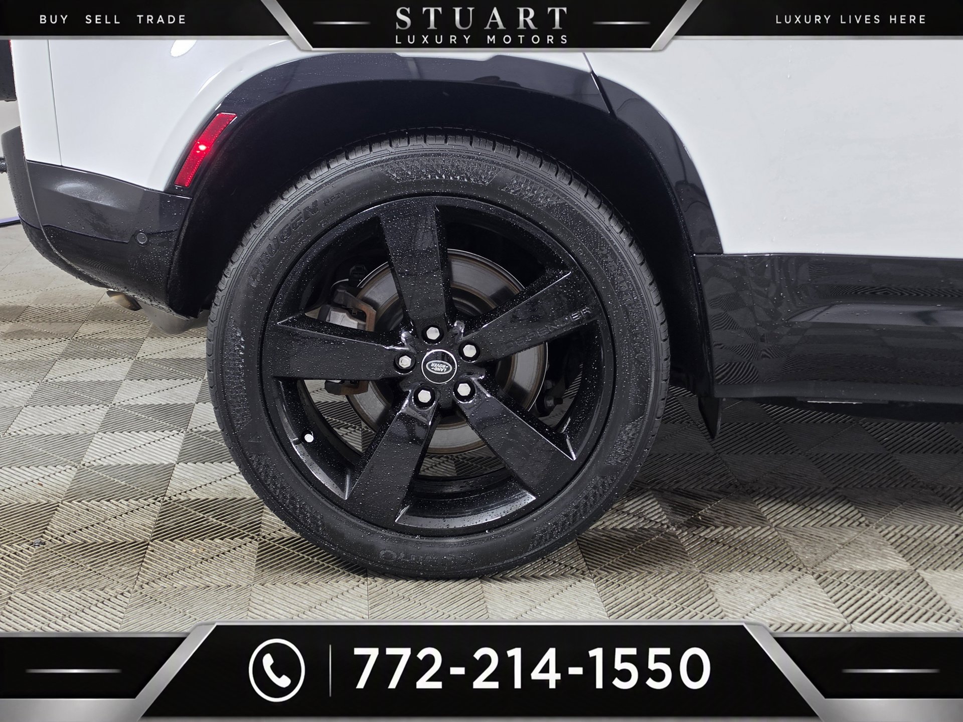 Used 2024 Land Rover Defender 110 X-Dynamic SE AWD/4WD image 44