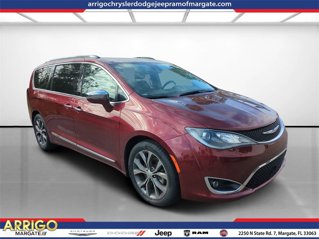 Used 2018 Chrysler Pacifica Limited w/ Tire & Wheel Group video 1