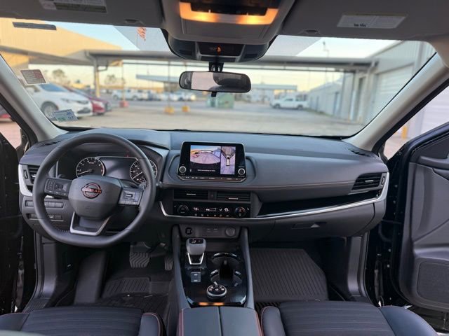 Used 2026 Nissan Rogue SV image 11