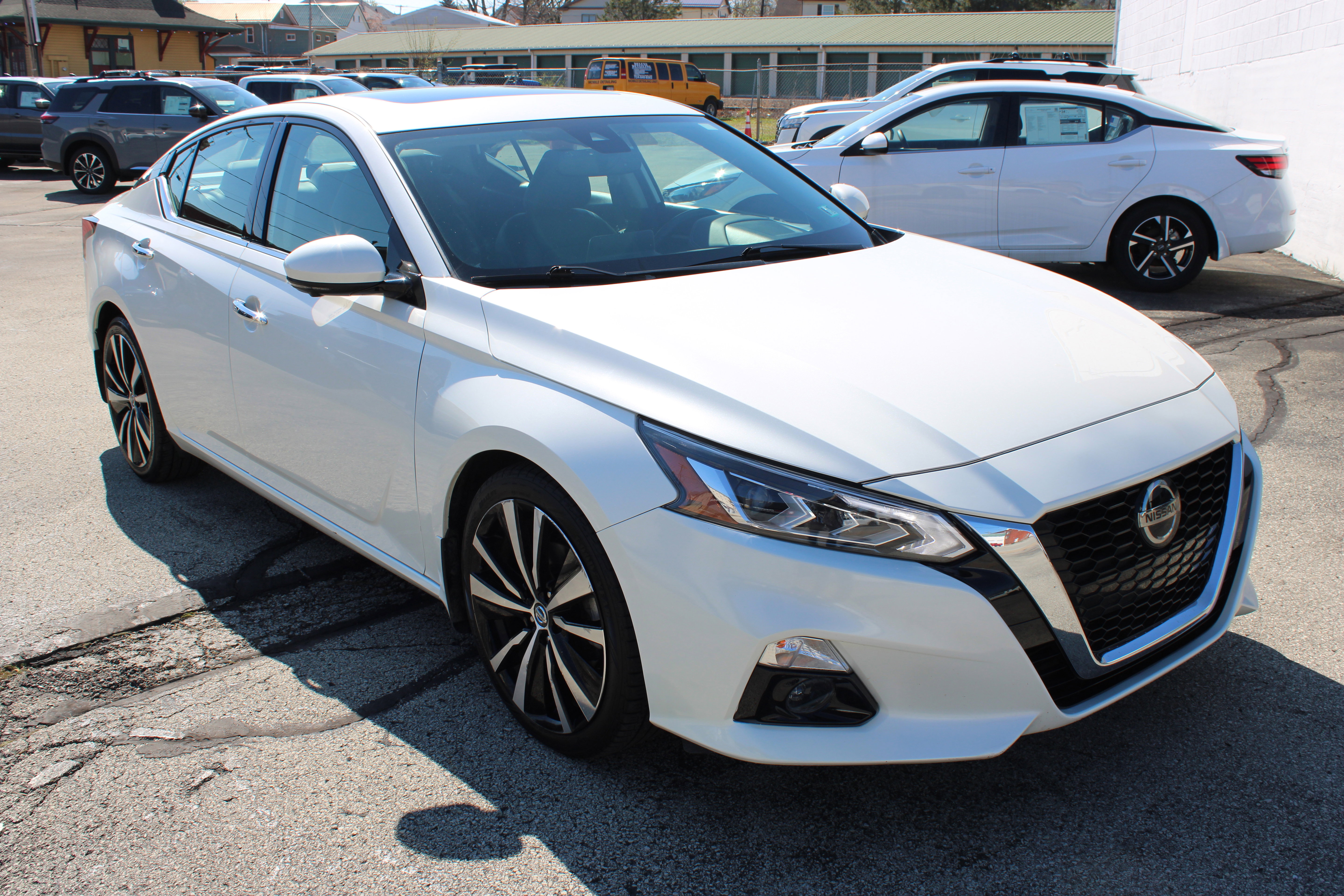 Used 2019 Nissan Altima 2.5 Platinum FWD image 8