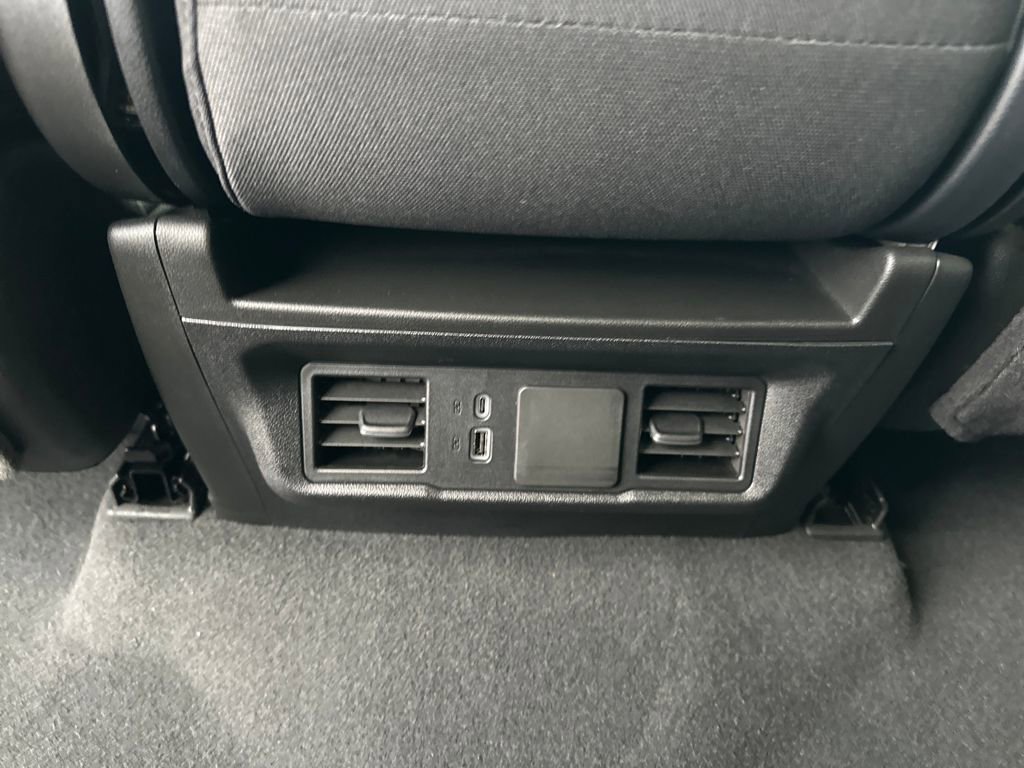 Used 2025 Chevrolet Silverado 2500 Custom w/ Custom Value Package image 20