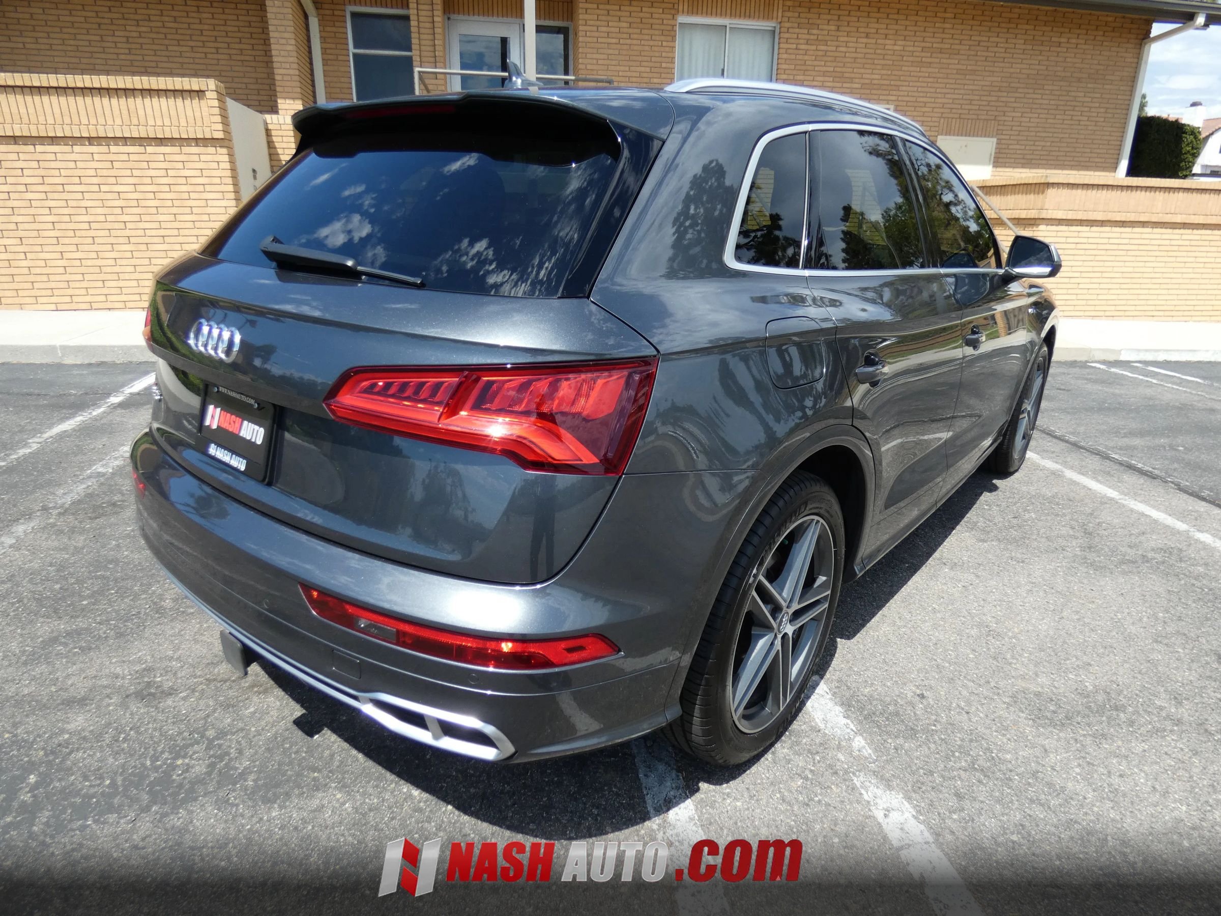 Used 2018 Audi SQ5 Premium Plus w/ S Sport Package AWD/4WD image 9