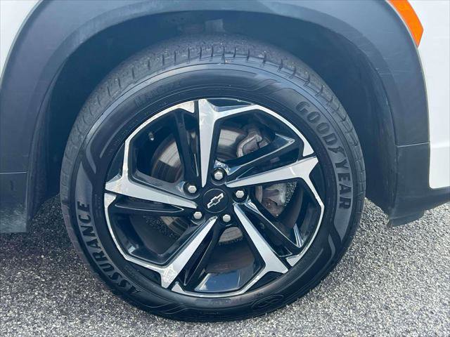 Used 2021 Chevrolet TrailBlazer RS w/ Sun and Liftgate Package image 8