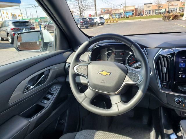 Used 2023 Chevrolet Traverse LT FWD image 8