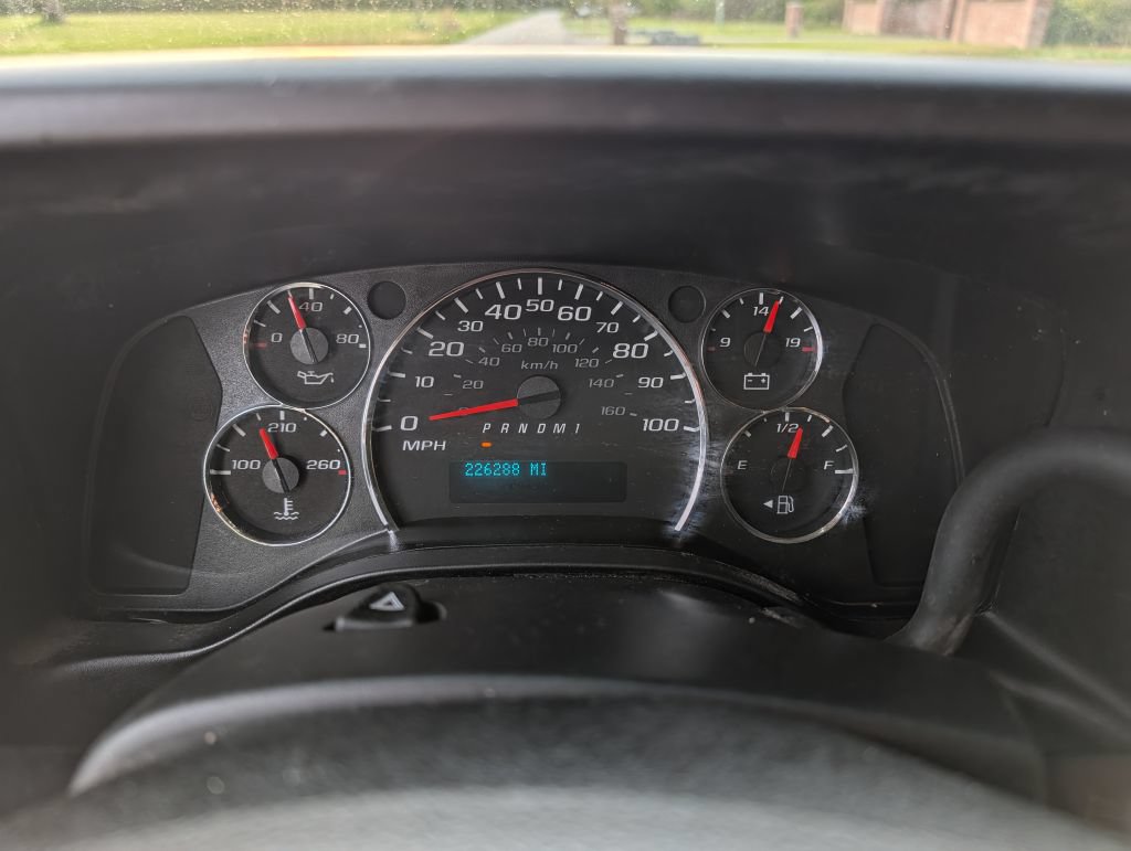 Used 2017 Chevrolet Express 3500 Extended RWD image 12