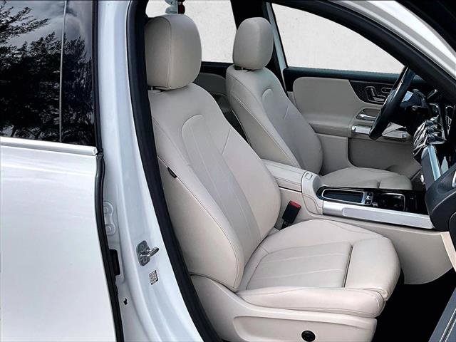 Used 2025 Mercedes-Benz GLB 250 image 9