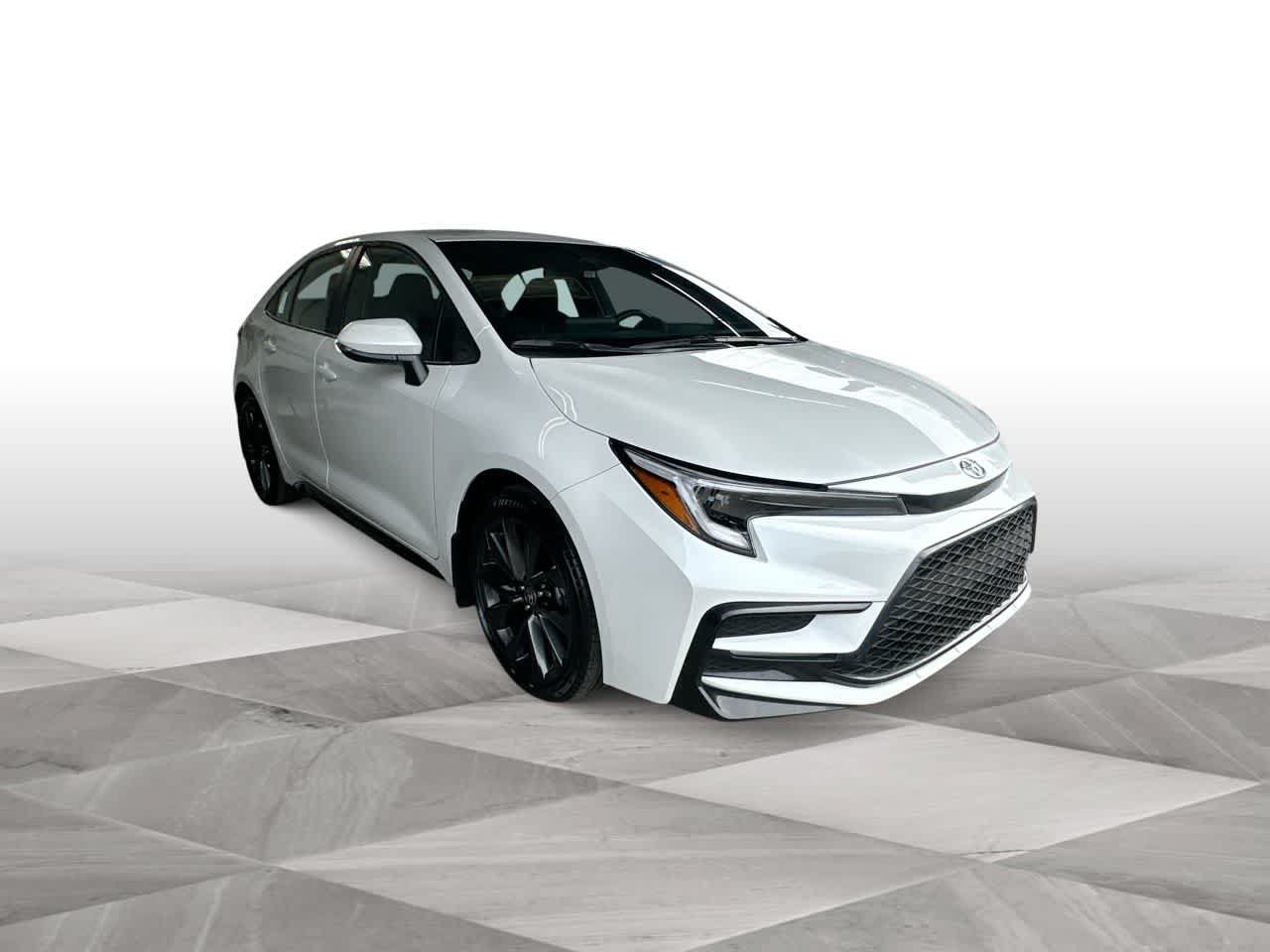 Used 2026 Toyota Corolla SE FWD image 2