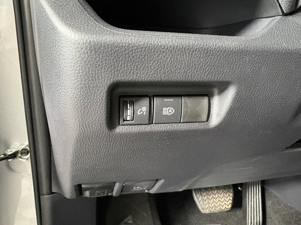 Used 2025 Toyota RAV4 XLE AWD/4WD image 13
