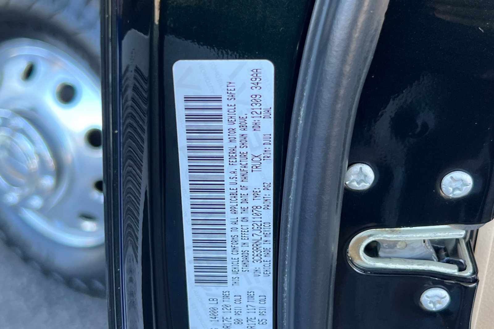 Used 2018 RAM 3500 Laramie Longhorn image 25