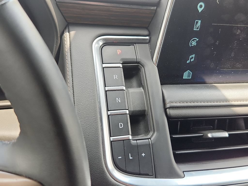 Used 2023 Chevrolet Tahoe High Country AWD/4WD image 10