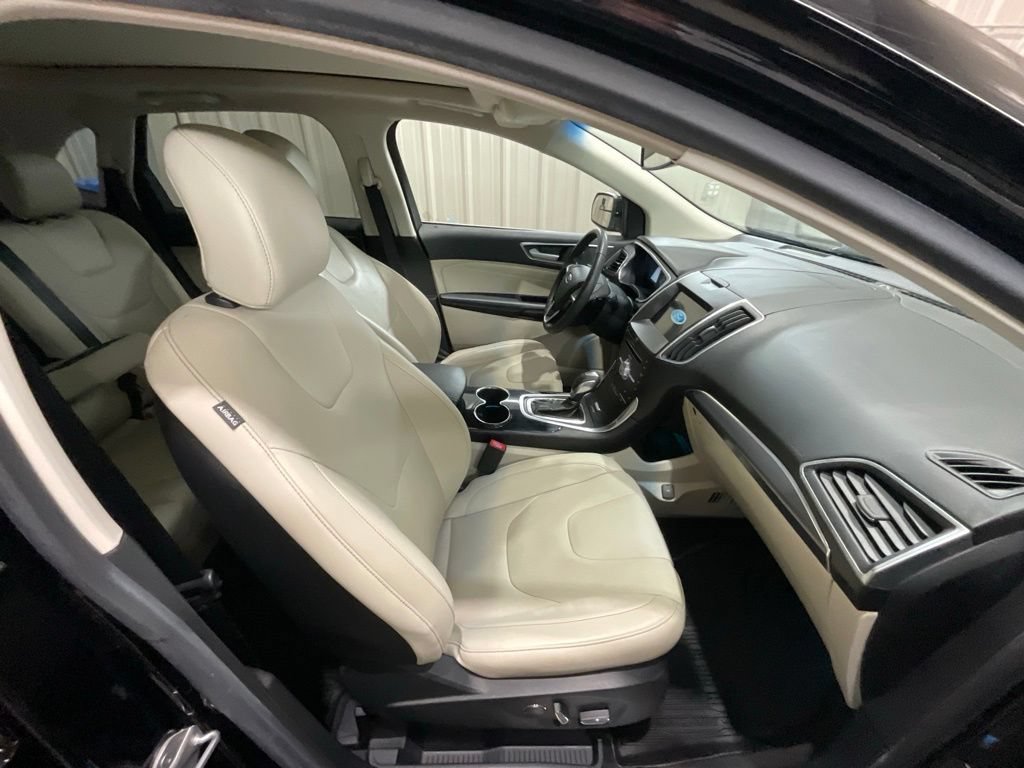 Used 2017 Ford Edge Titanium w/ Equipment Group 301A FWD image 14