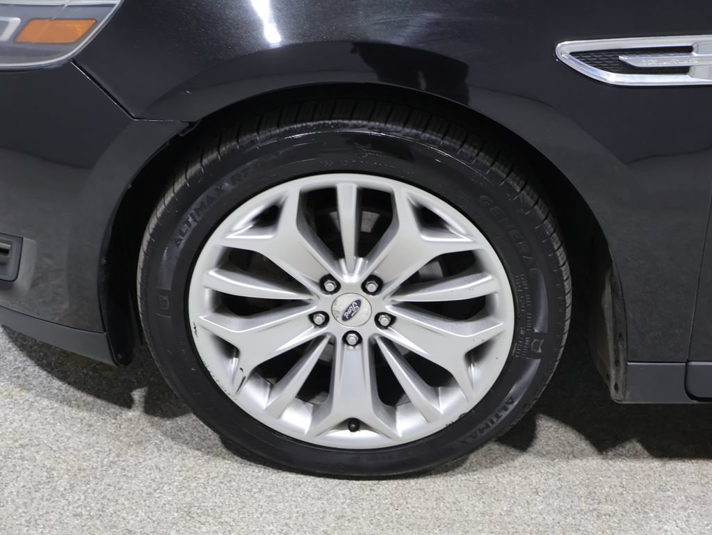 Used 2015 Ford Taurus Limited w/ Equipment Group 301A AWD/4WD image 7