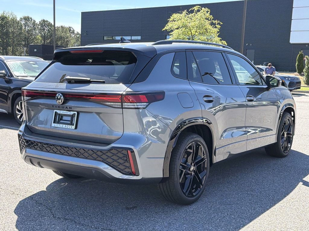 New 2026 Volkswagen Tiguan SE R-Line FWD image 5