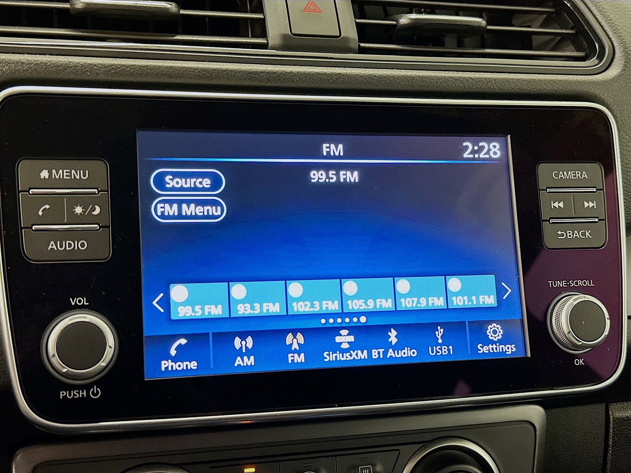 Used 2023 Nissan Leaf S image 21