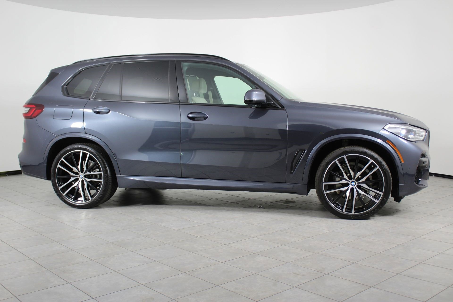 Used 2026 BMW X5 sDrive40i w/ M Sport Package RWD image 7