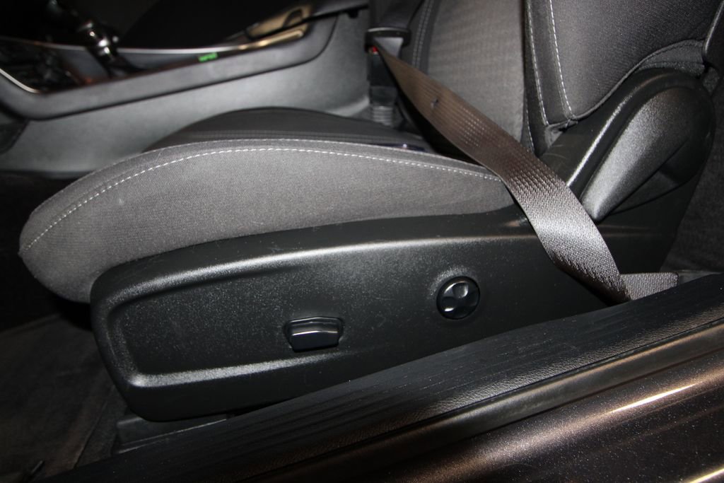 Used 2019 Dodge Challenger SXT image 7
