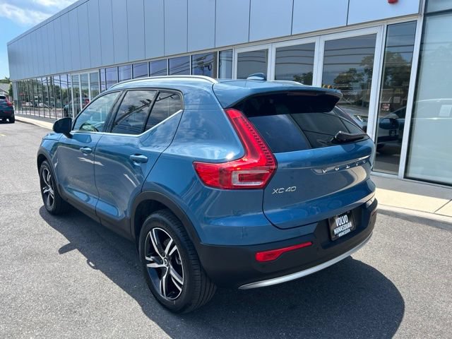 Certified 2025 Volvo XC40 B5 Core AWD/4WD image 3