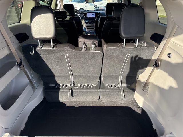 Used 2024 Chrysler Pacifica Touring-L FWD image 36