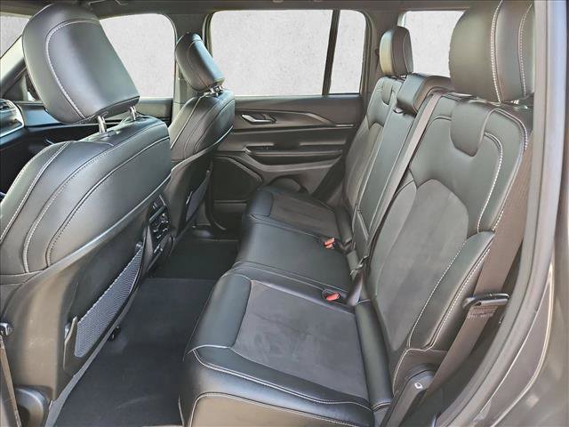 Used 2024 Jeep Grand Cherokee Altitude AWD/4WD image 24