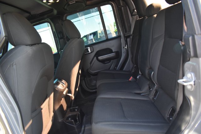Used 2021 Jeep Gladiator Sport AWD/4WD image 17
