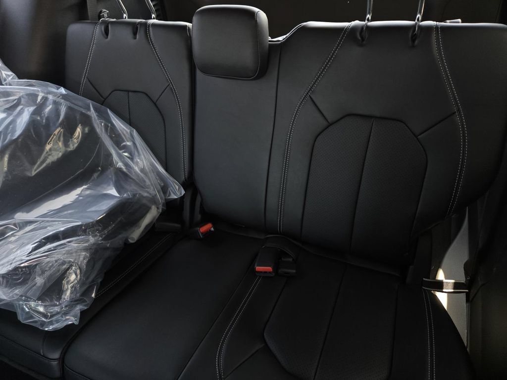 New 2026 Chrysler Voyager LX FWD image 13