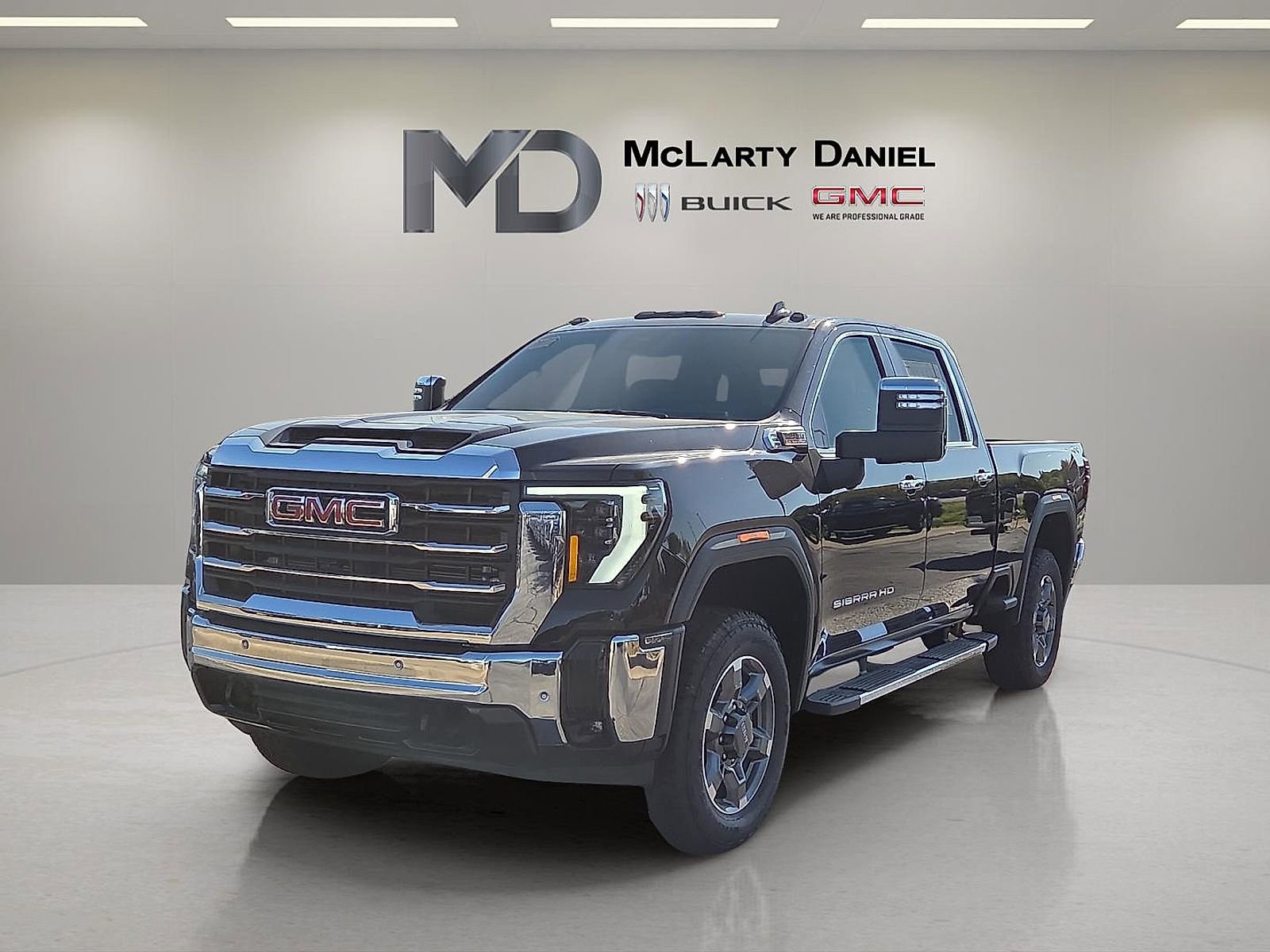 New 2025 GMC Sierra 2500 SLT w/ SLT Convenience Package AWD/4WD image 2