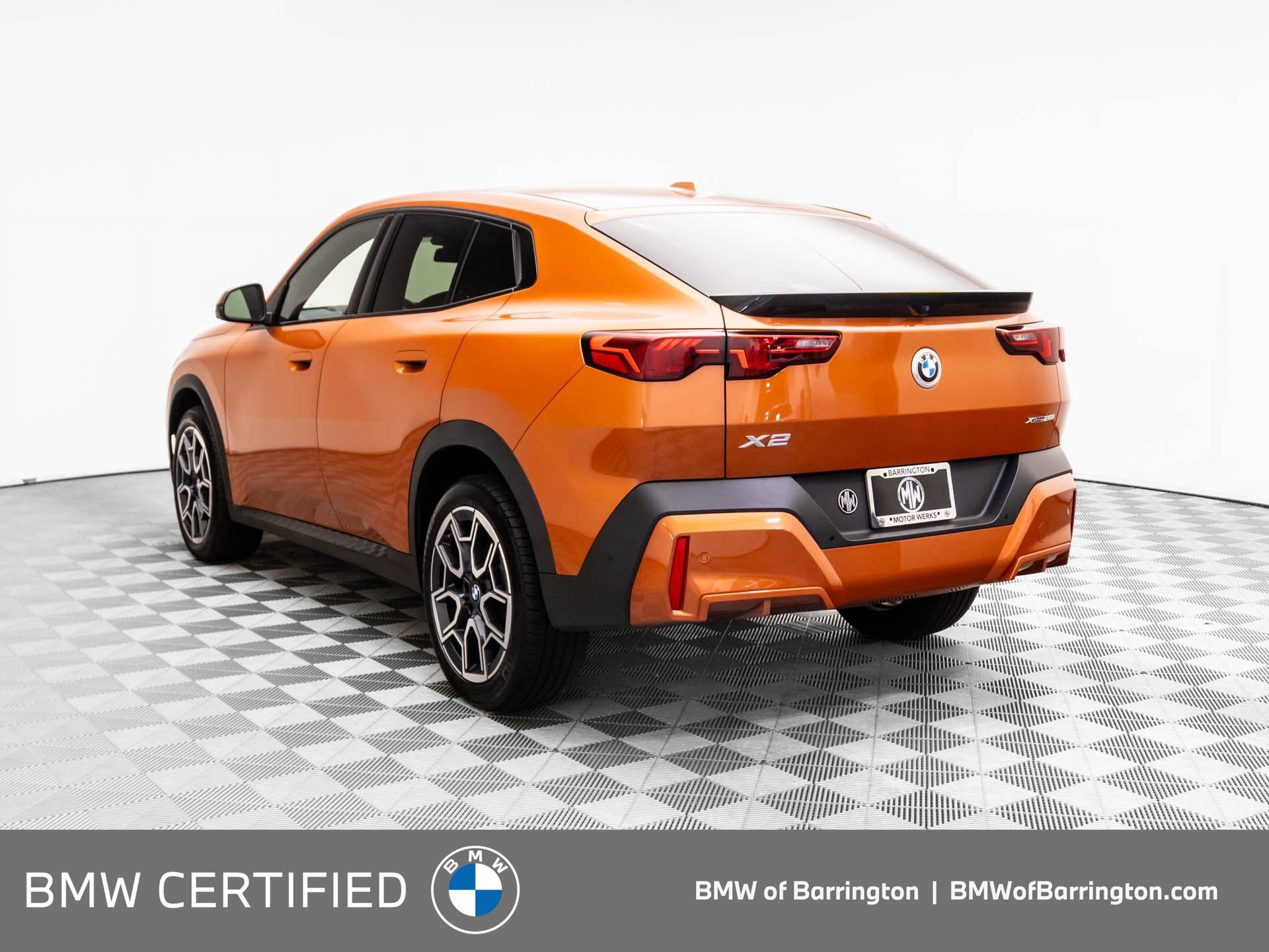 Certified 2025 BMW X2 xDrive28i AWD/4WD image 3