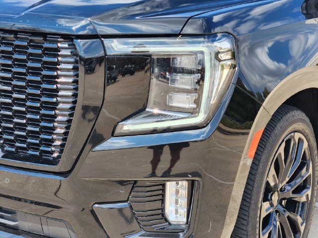 Used 2021 GMC Yukon Denali w/ Denali Ultimate Package AWD/4WD image 9