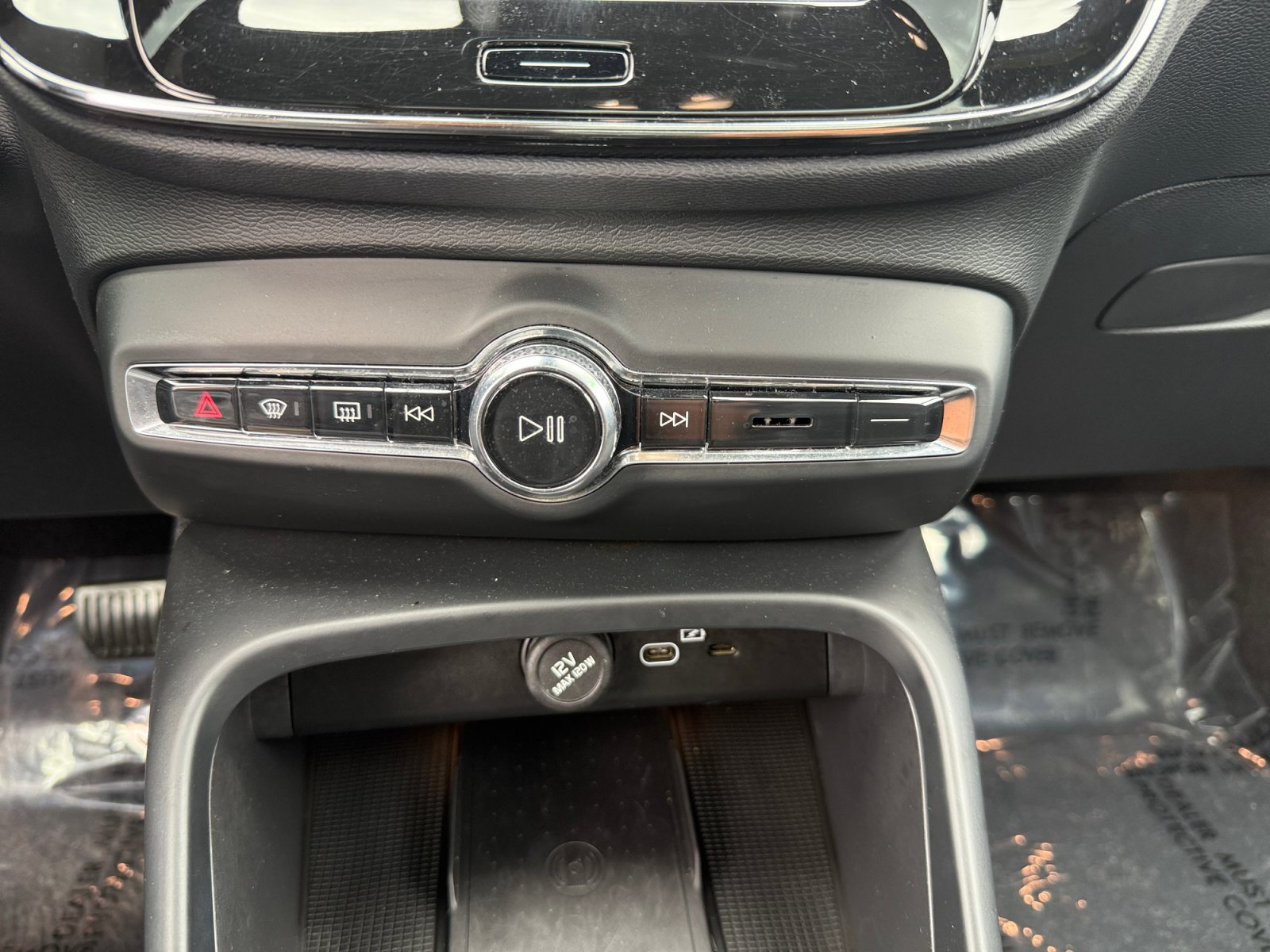 Used 2023 Volvo XC40 Recharge Plus AWD/4WD image 13