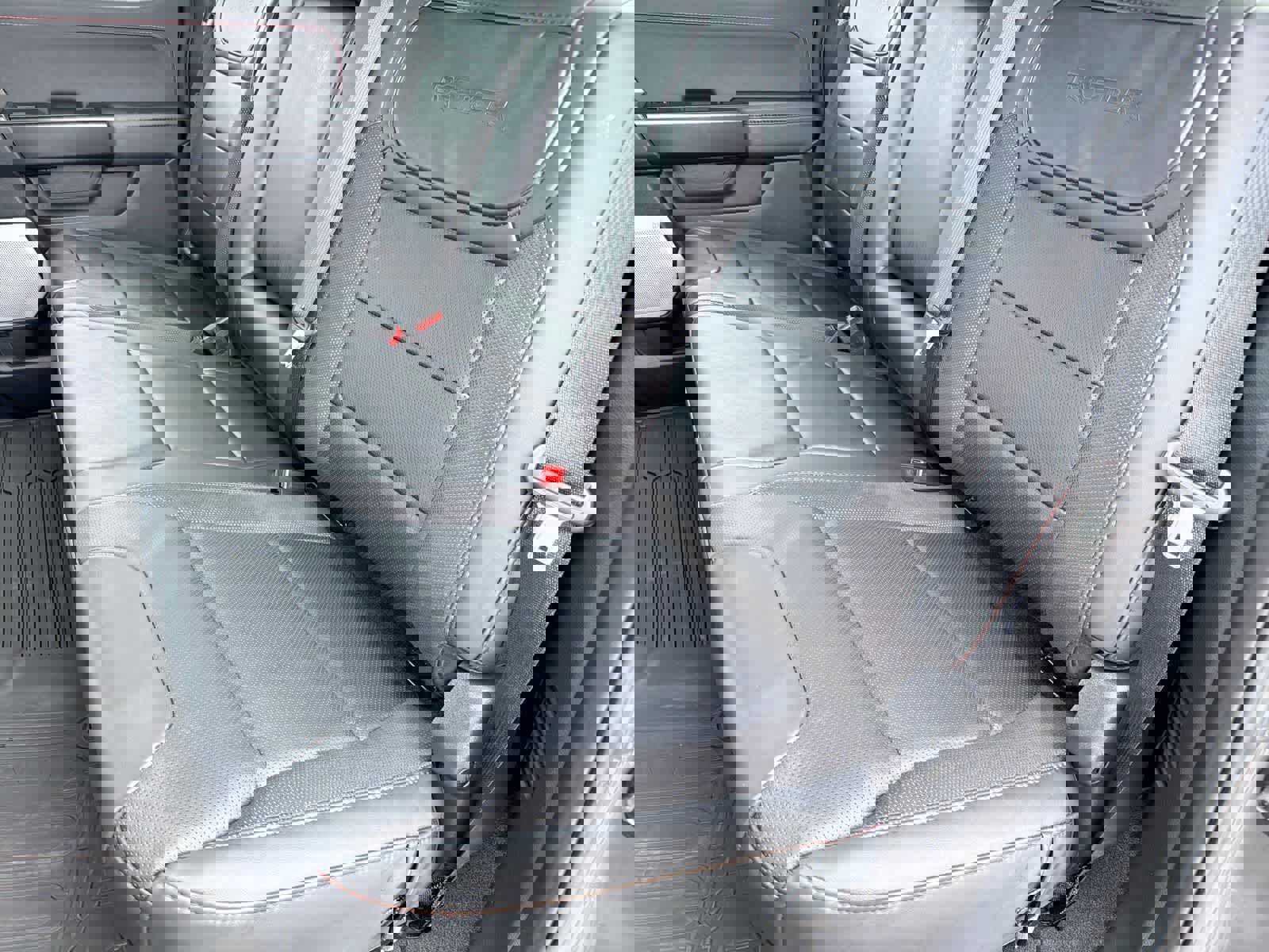 Used 2025 Ford F150 Raptor image 21