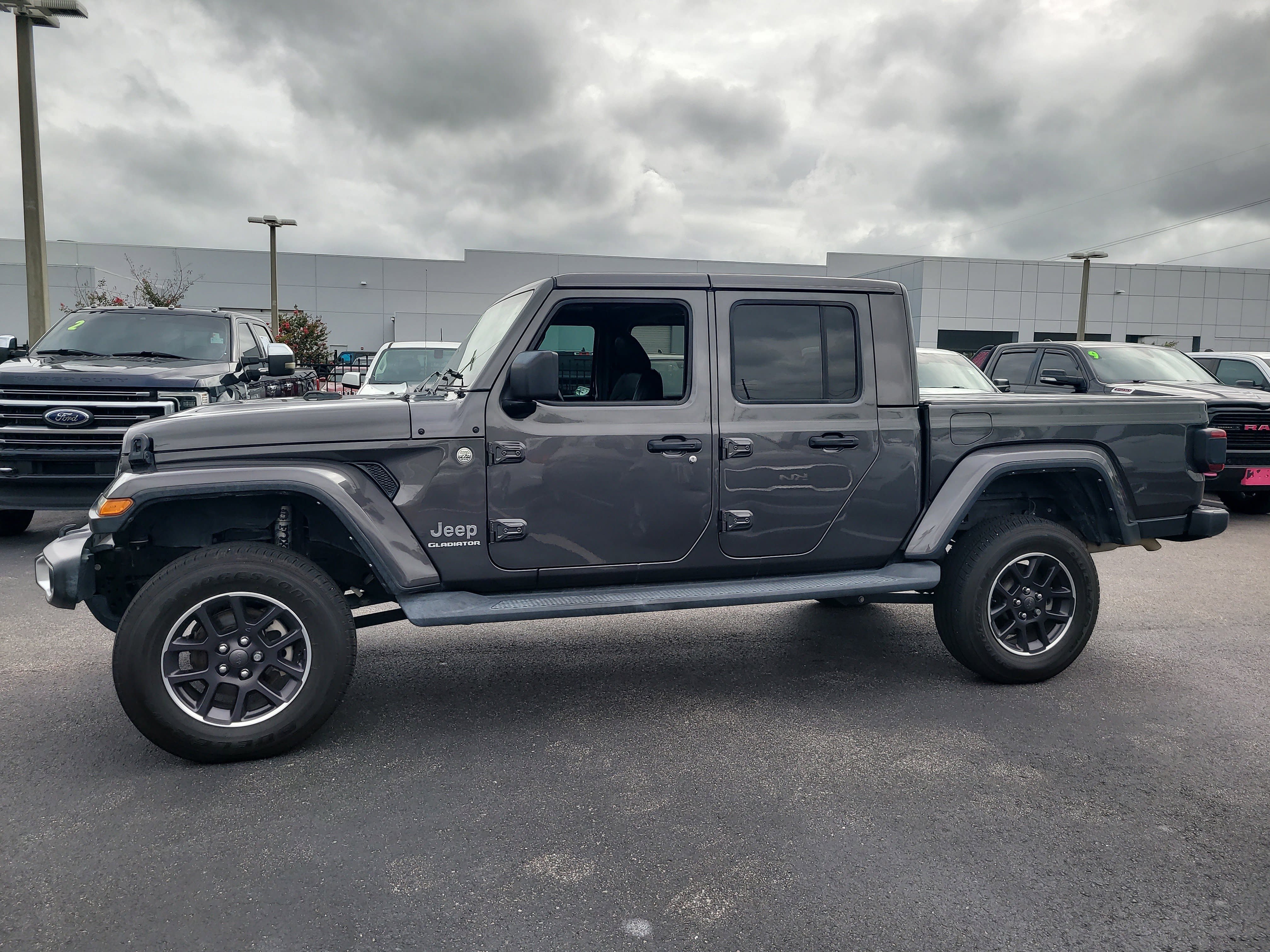 Used 2022 Jeep Gladiator Overland w/ Popular Equipment Package AWD/4WD image 7