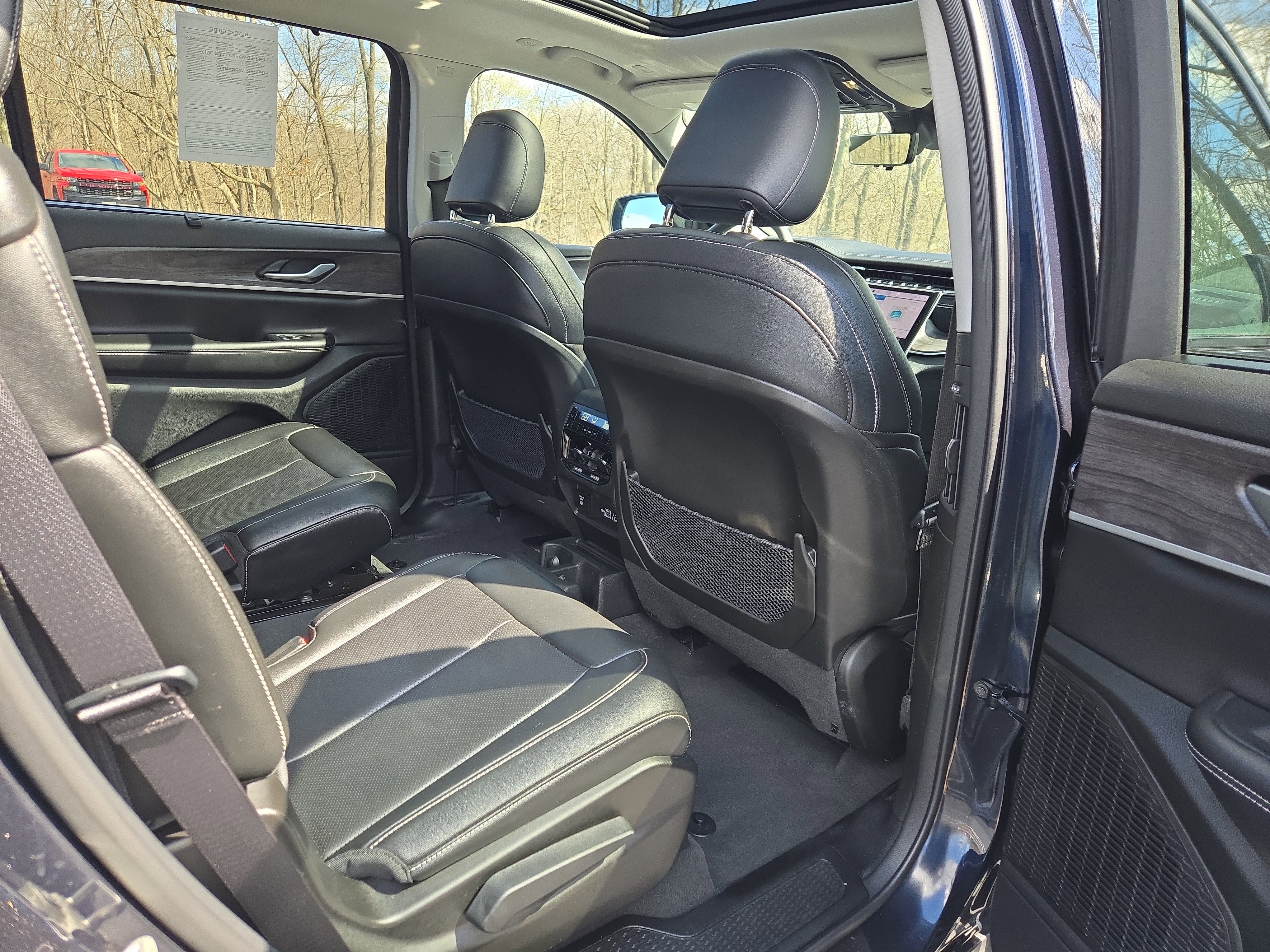 Used 2024 Jeep Grand Cherokee L Limited w/ Luxury Tech Group II image 27