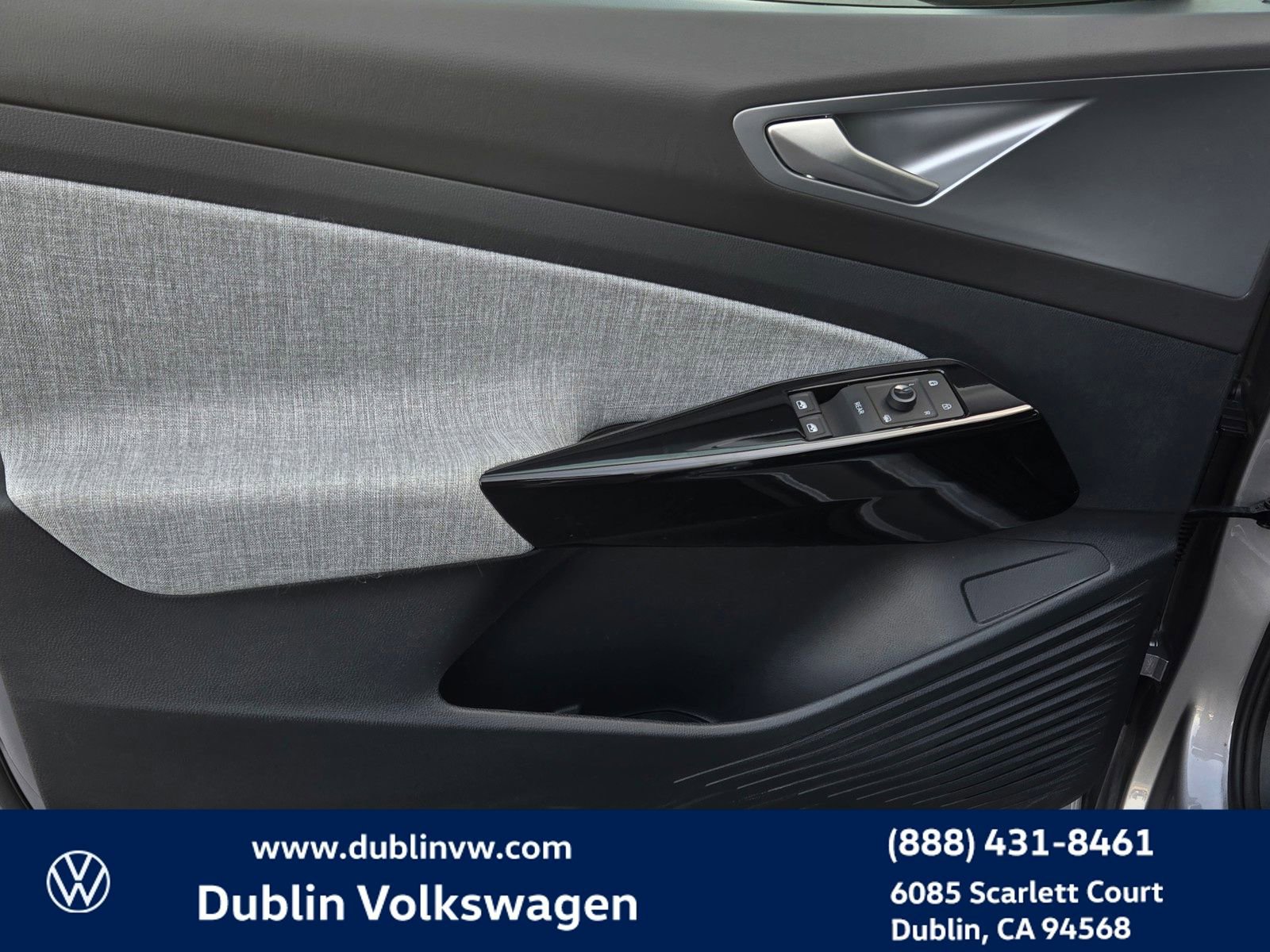 Used 2023 Volkswagen ID.4 Pro image 10