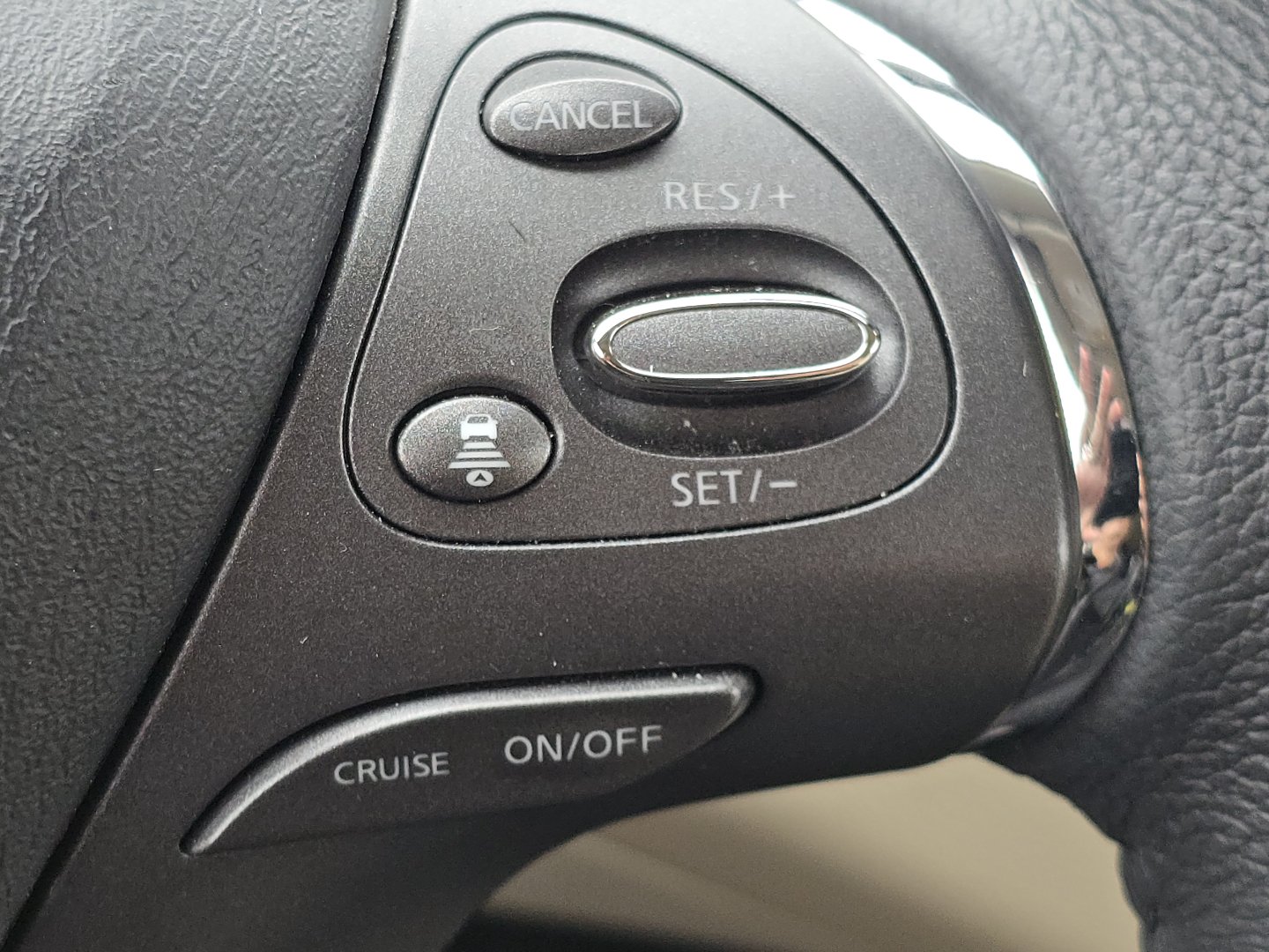 Used 2024 Nissan Murano SV AWD/4WD image 8