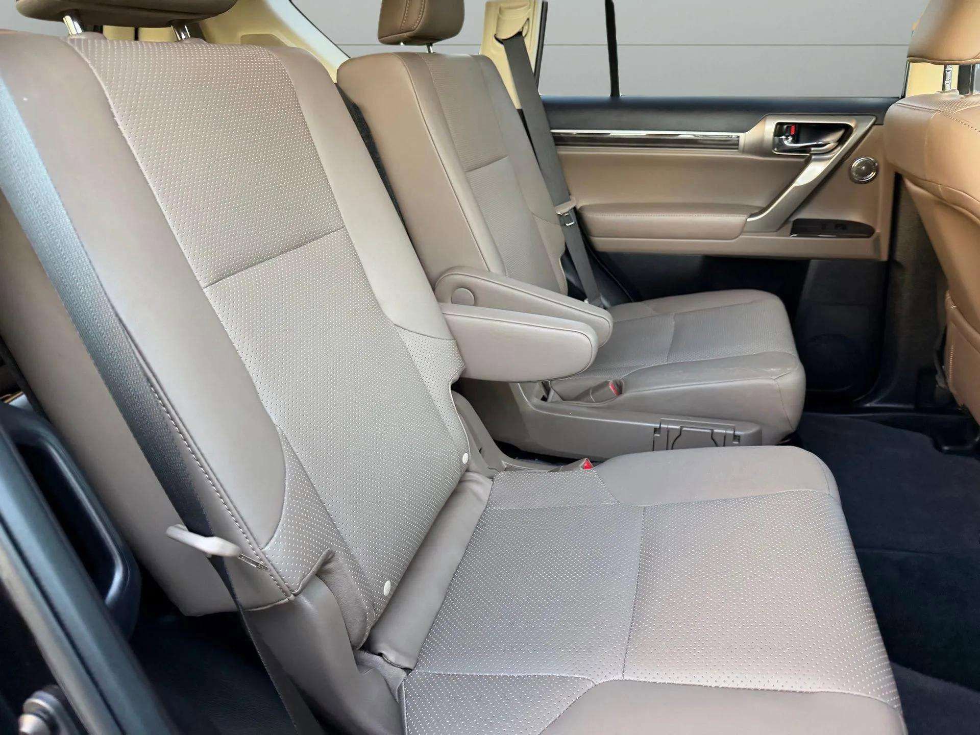 Used 2021 Lexus GX 460 Luxury w/ Sport Design Package image 28