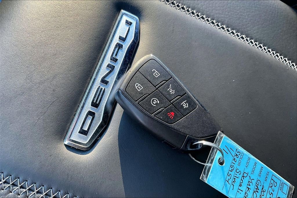 Used 2025 GMC Yukon Denali image 11