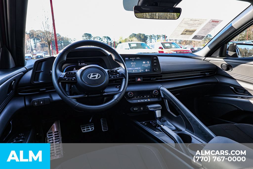 Used 2025 Hyundai Elantra Sport FWD image 27