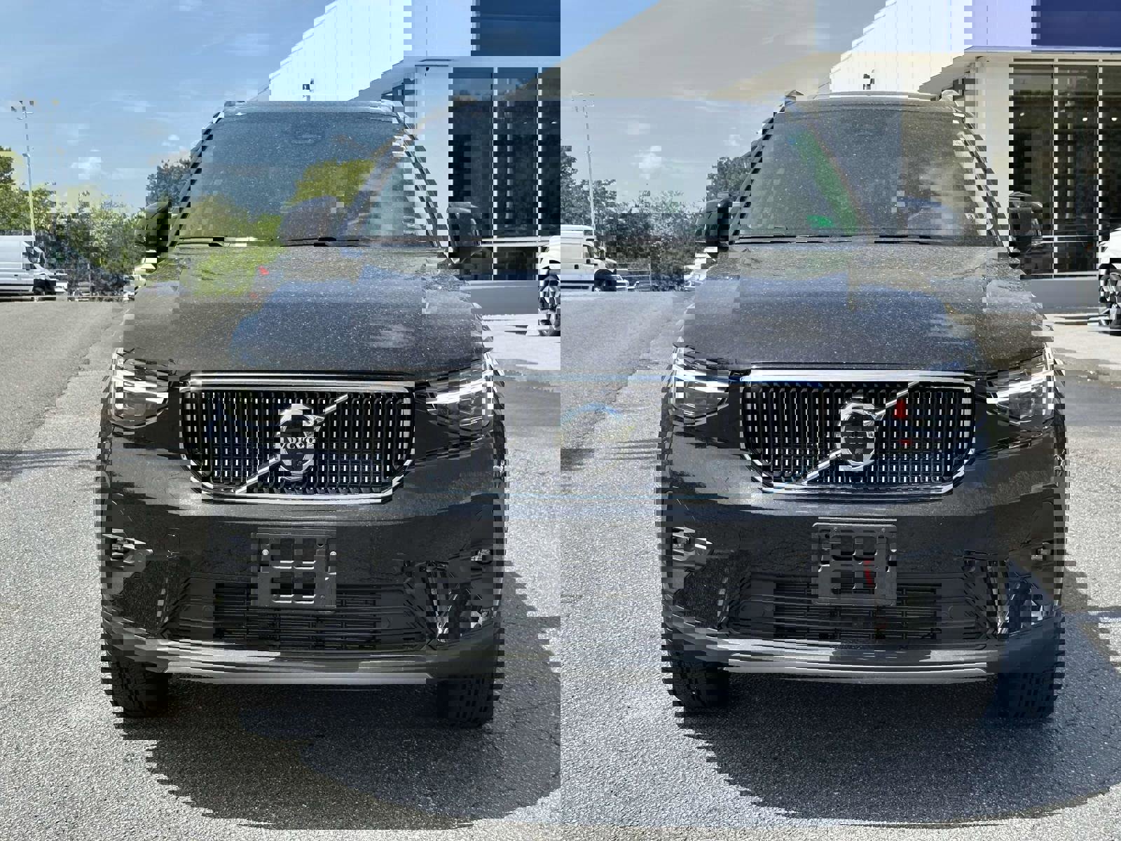 Certified 2025 Volvo XC40 B5 Ultra w/ Climate Package image 24