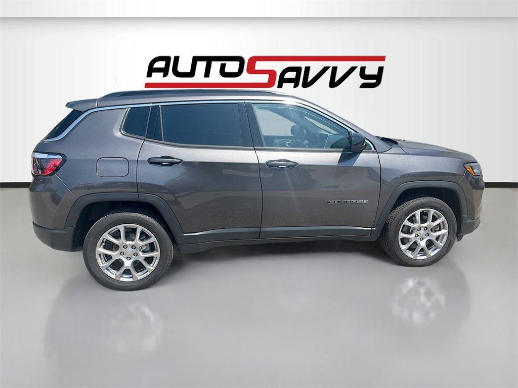 Used 2023 Jeep Compass Latitude image 8