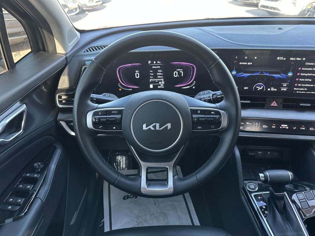 Used 2025 Kia Sportage EX image 14