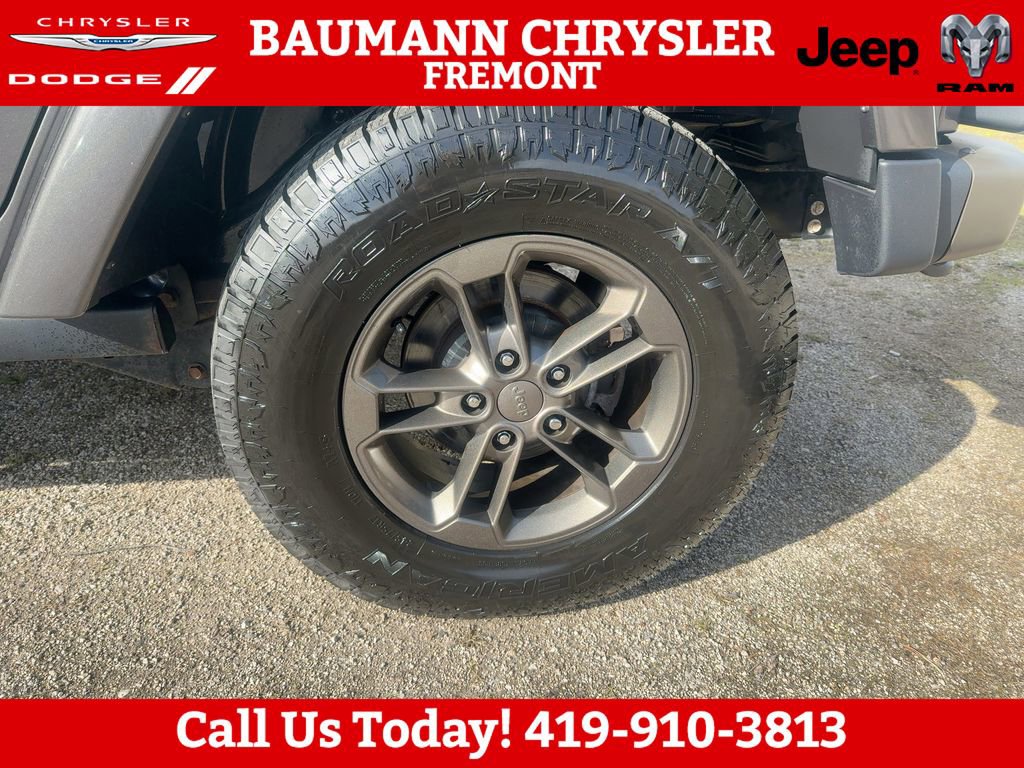 Used 2016 Jeep Wrangler Unlimited Sahara image 25