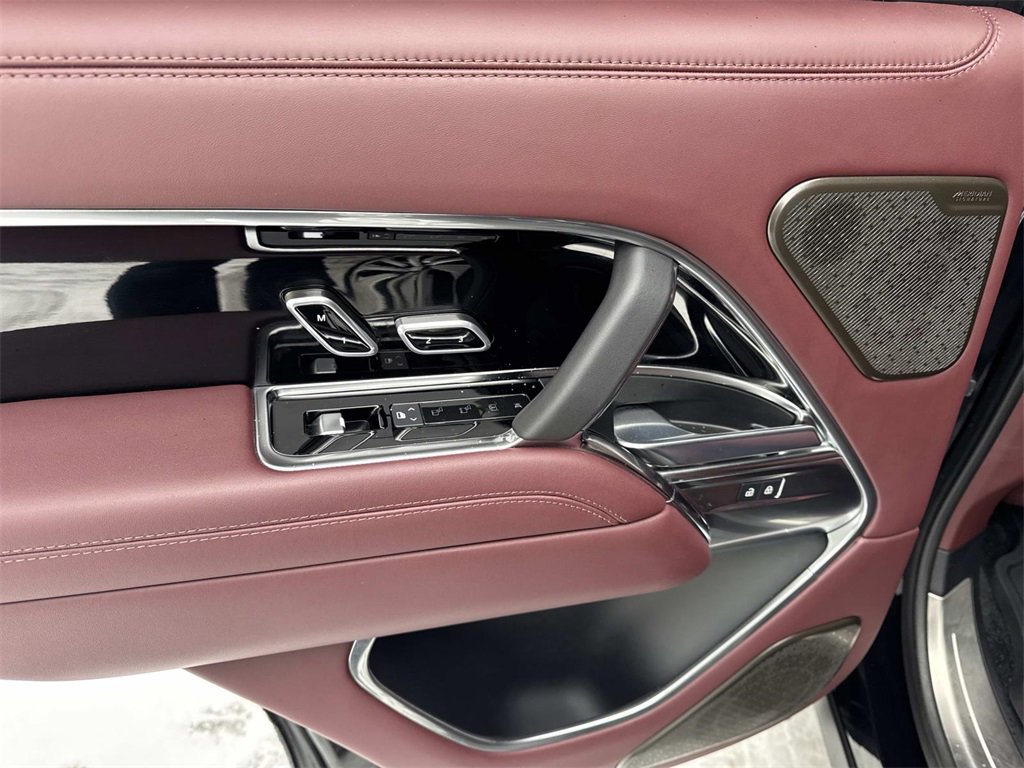 Used 2023 Land Rover Range Rover Autobiography image 11