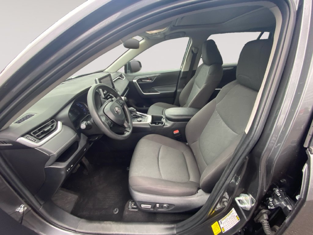 Used 2023 Toyota RAV4 XLE w/ Convenience Package AWD/4WD image 9